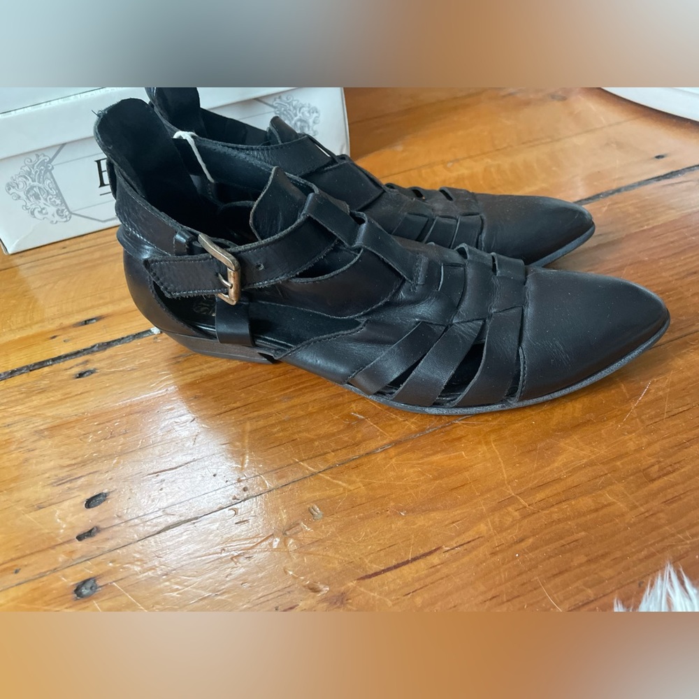 Summit by White Mountain ankle boots / Size 6.5